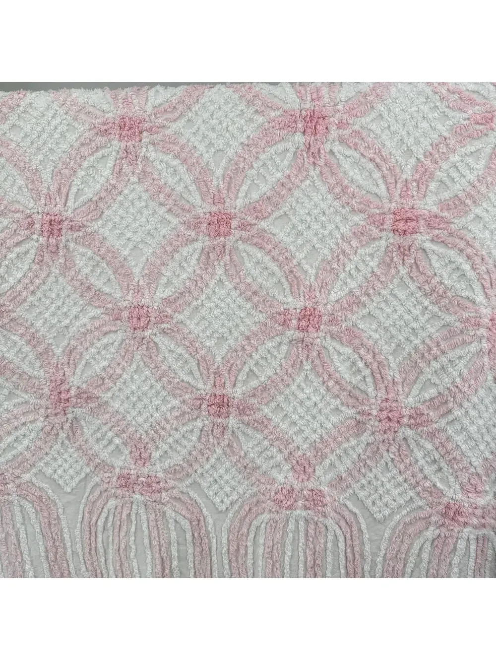 Vintage Pale Pink & White Queen Wedding Ring Coverlet Bedspread